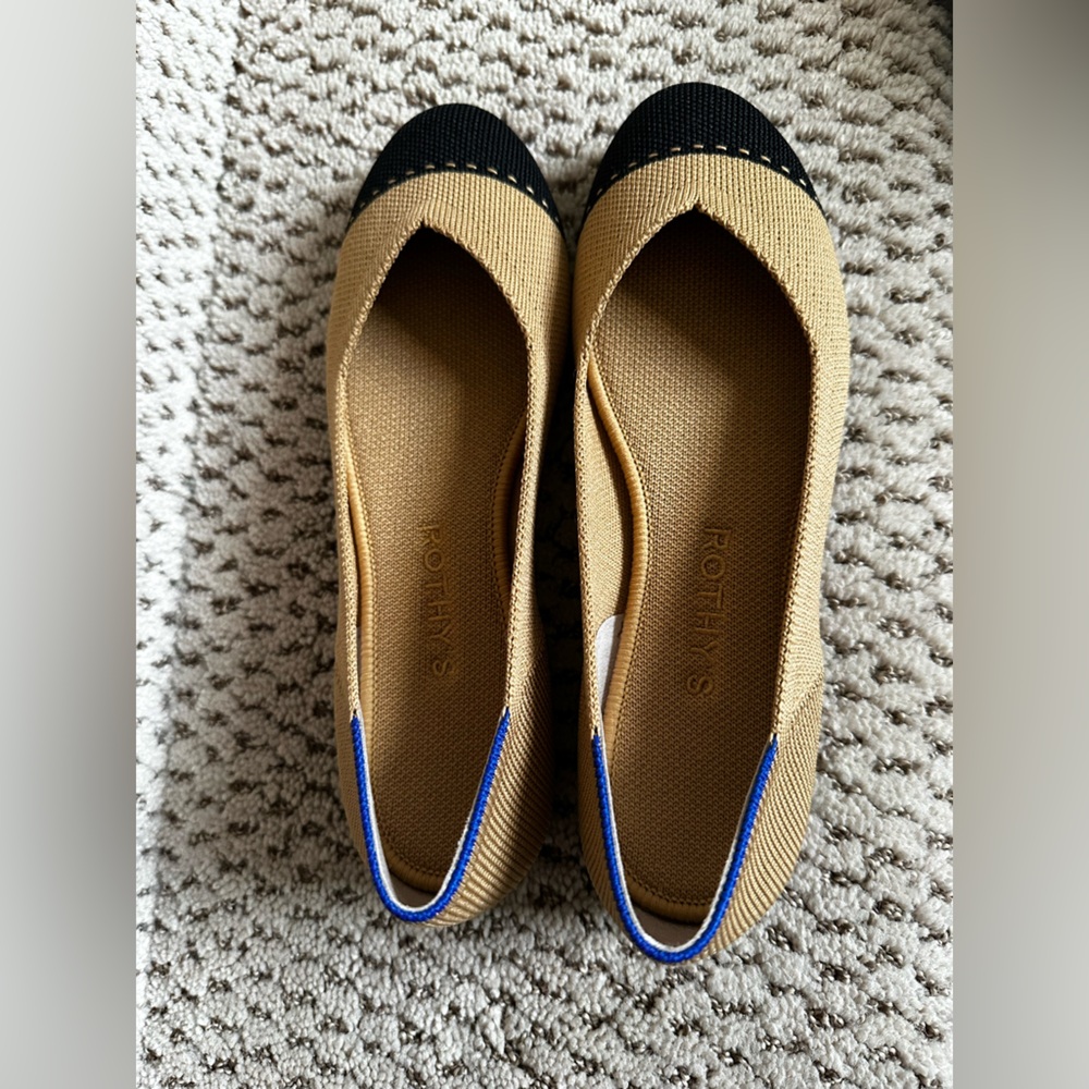 🤎Rothy’s Camel & Black Captoe Flats!🤎